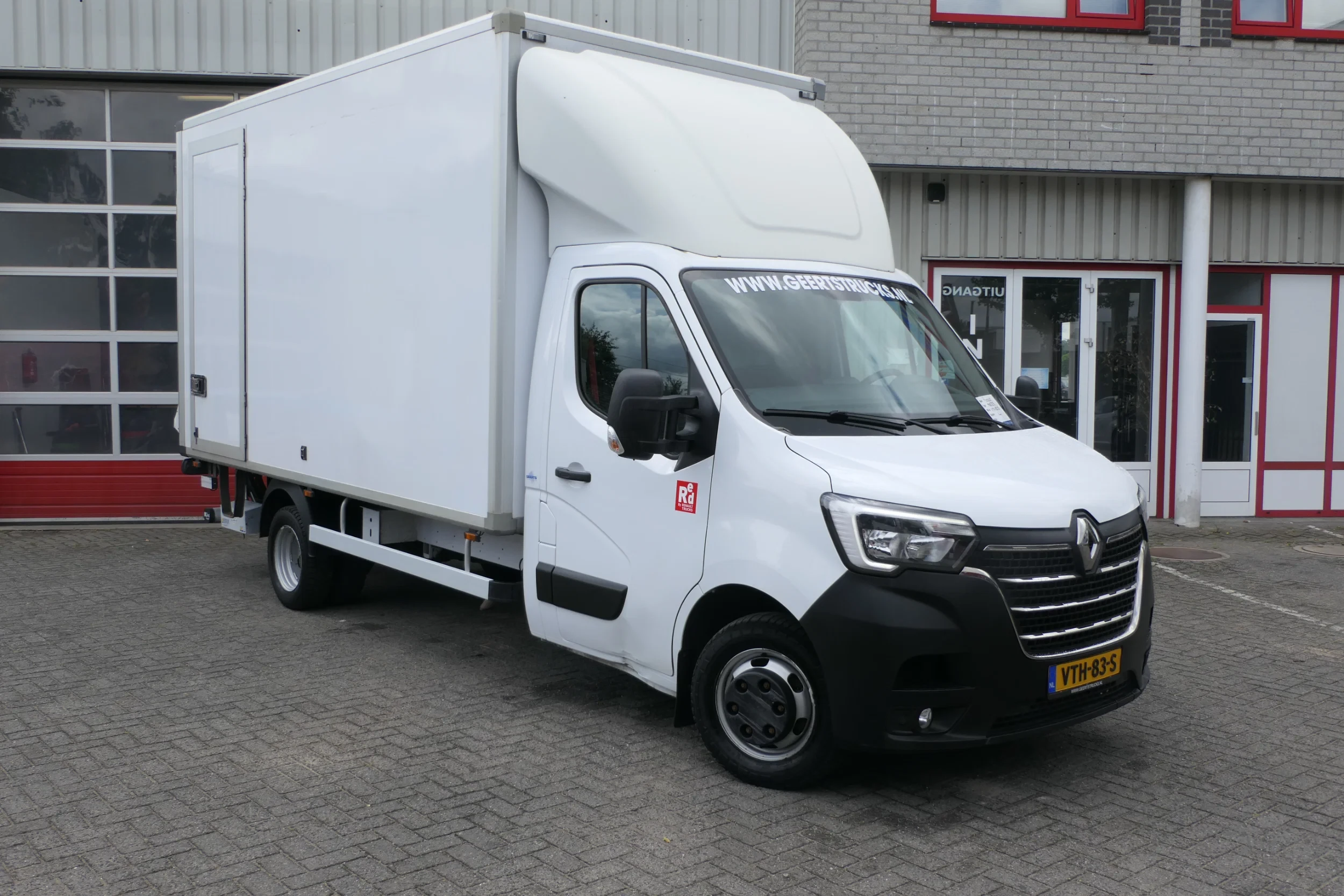 Renault Master 2023 - | Double wheels | 375617Km | 2023 | Taillift 750Kg | Manual gearbox | Euro6-E | 4X2 | TUV/MOT/APK 01-2027 | NL-Van изображение 1