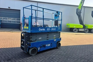 Genie 2015 - GS2632 Electric, 10m Working Height, Non Marking T immagine 2 miniatura