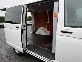 Volkswagen Transporter 2019 - 2.0 TDI 102 PK / L1H1 / 1e EIG. / ACHTERKLEP / AIRCO / CRUISE / CAMERA / VERWARMDE VOORRUIT bild 9