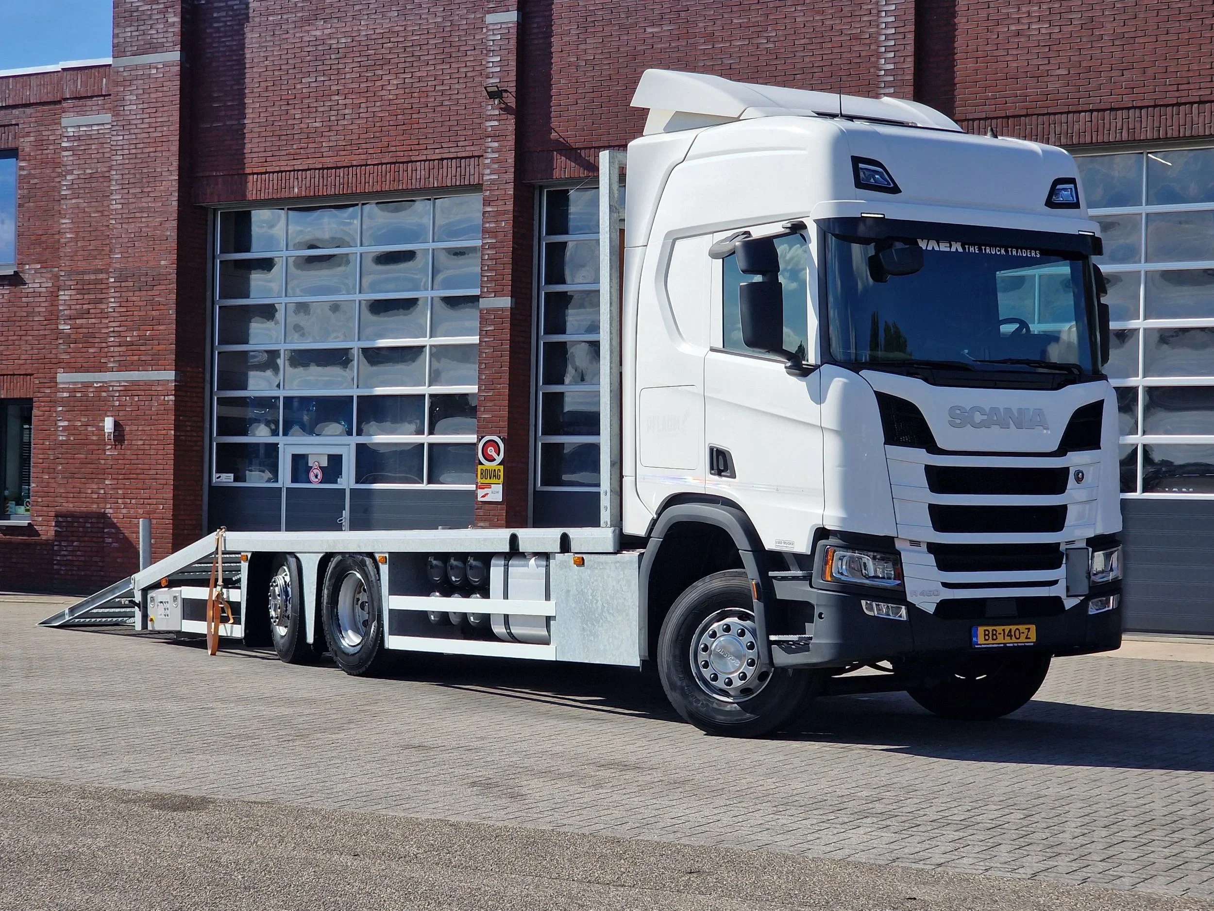 Scania R 2019 - R450 Highline 6x2*4 - New Flatbed - Ramps - Full air - Dutch truck afbeelding 1