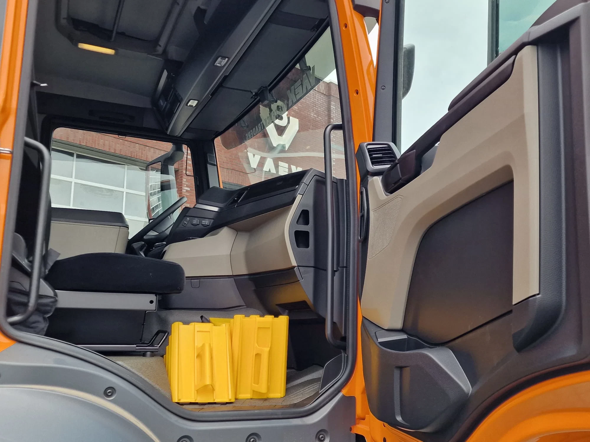 MAN TGS 2025 - 26.520 6x2*4 - NEW - PTO/Hydraulic - Retarder - Steering axle - 4.80 WB obrázek 13