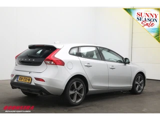 Volvo V40 2016 - 2.0 T3 Momentum Navi Cruise SHZ PDC LMV image 3 thumbnail