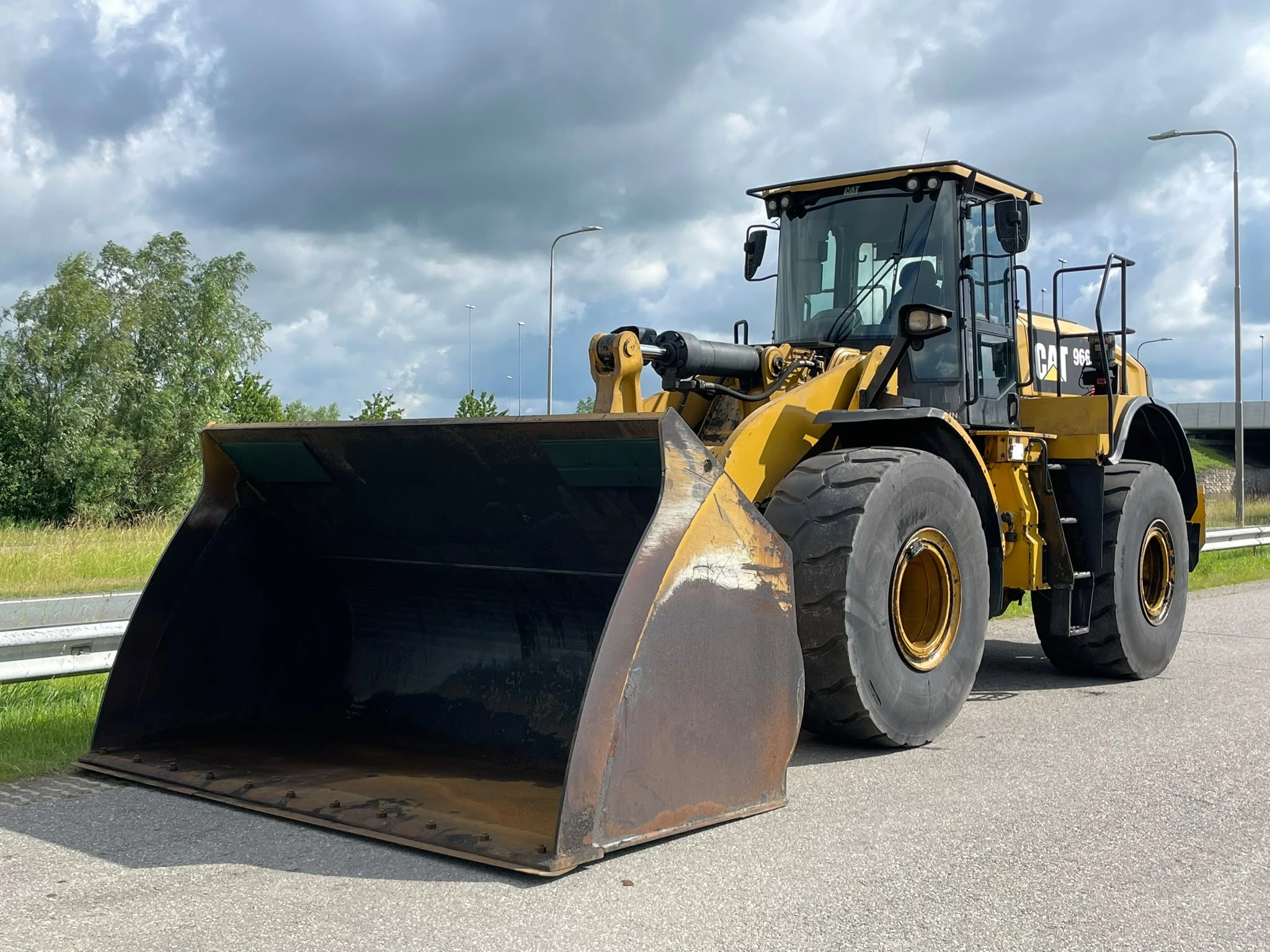 Caterpillar 966M 2016 image 2