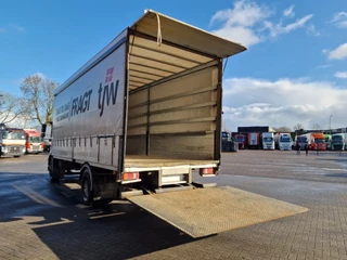 MAN TGM 2015 - 18.290 - Tautliner with sideboards - Loadlift - Full air - Euro 6 - Automatic gearbox imagen 6