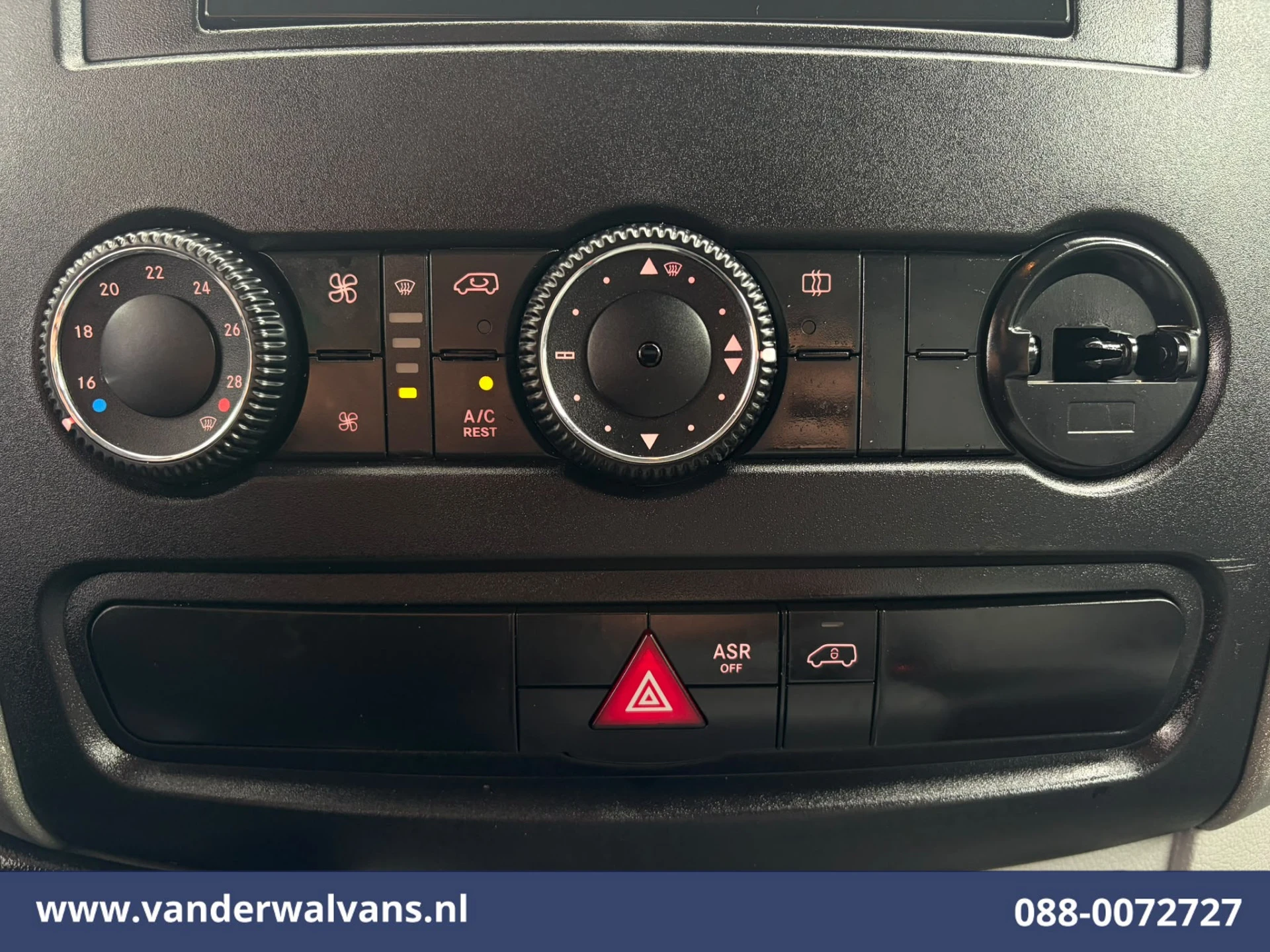 Volkswagen Crafter 2017 - 35 2.0 TDI 141pk Dubbele Cabine Euro6 Open Laadbak | Airco 3500kg trekhaak afbeelding 5