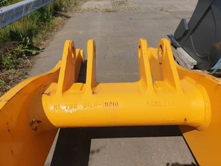 Hyundai N/A - HL780-9A Rebuilt boom/frame 61LQ-10011R zdjecie 3