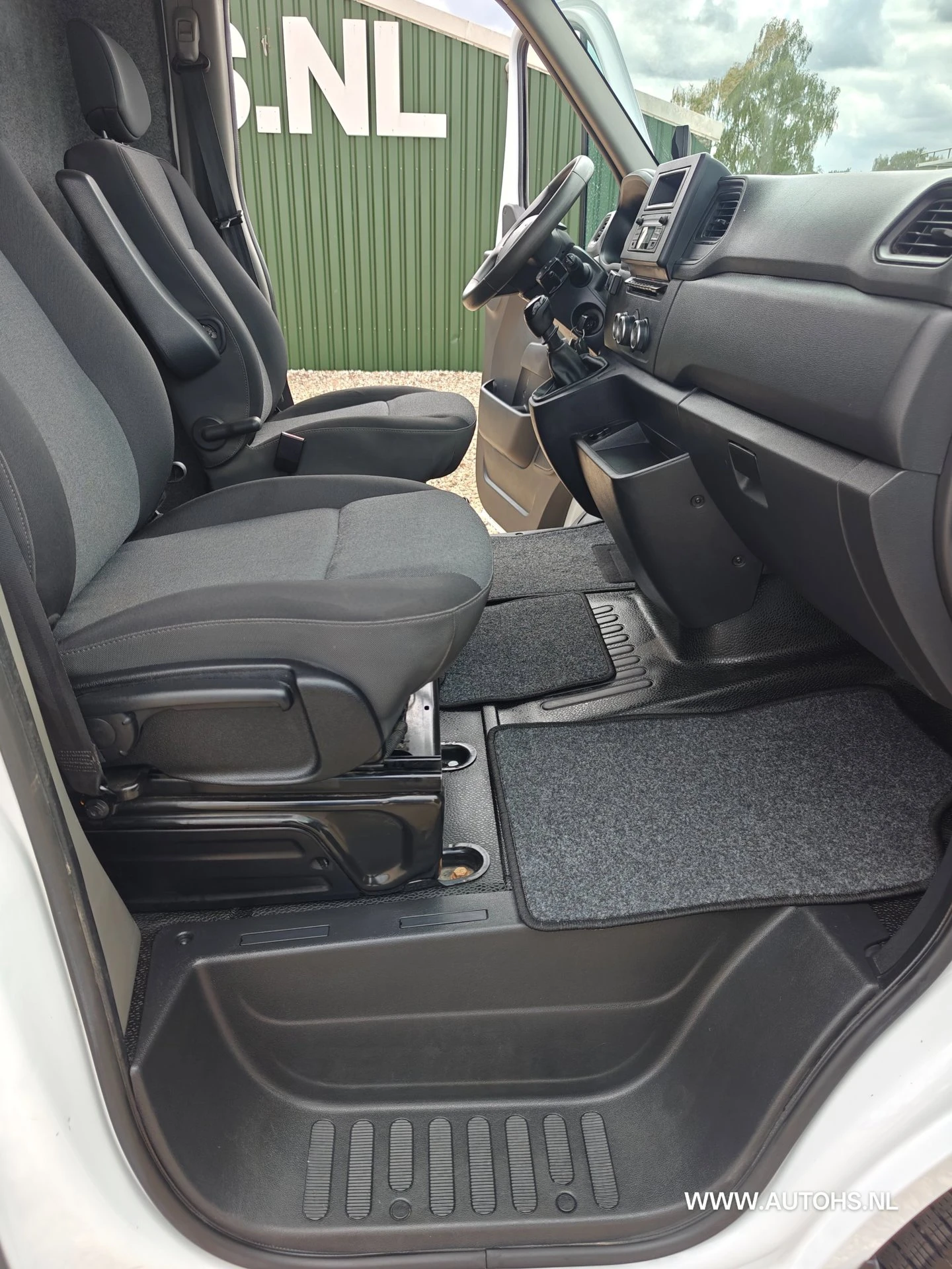 Renault Master 2020 - T35 2.3 dCi 135 L2H2+ werkplaats inrichting , Euro 6 , 1e Eig , 140 PK , Apk 4- 2027 , Camera , leuke bus. afbeelding 25