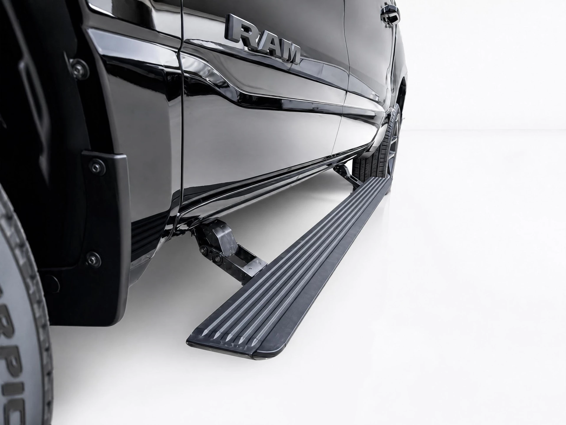 Dodge Ram 1500 2024 - 5.7 V8 4x4 Crew Cab Laramie | BPM VRIJ! | Elektr. treeplanken | Head-up | 360gr camera| Panorama | Trekhaak | LPG| obrázek 8