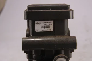 Mercedes-Benz - Brake System Vooras EBS modulator MB MP4 imagem 3 miniatura