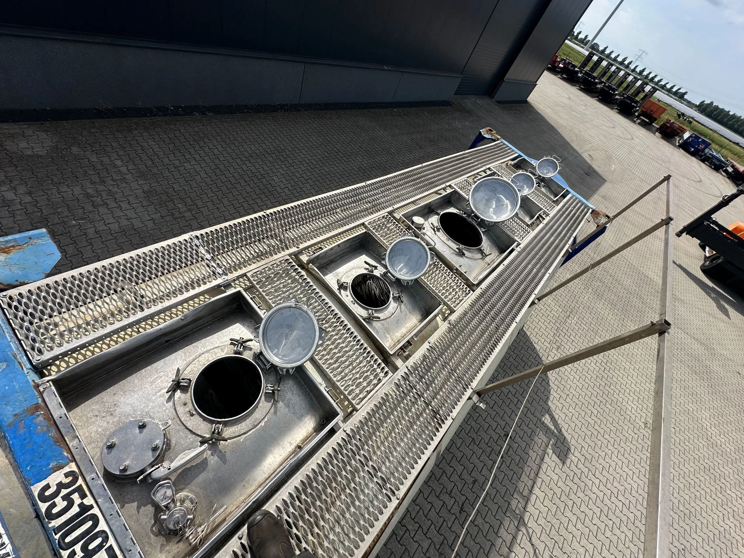 UBH INTERNATIONAL 2005 - 34.570L / 1-comp. / 4 BAFFLES / 20FT swapbody / T11 / EMKD / ADR 5Y + CSC-inspection: 04/2028 afbeelding 17