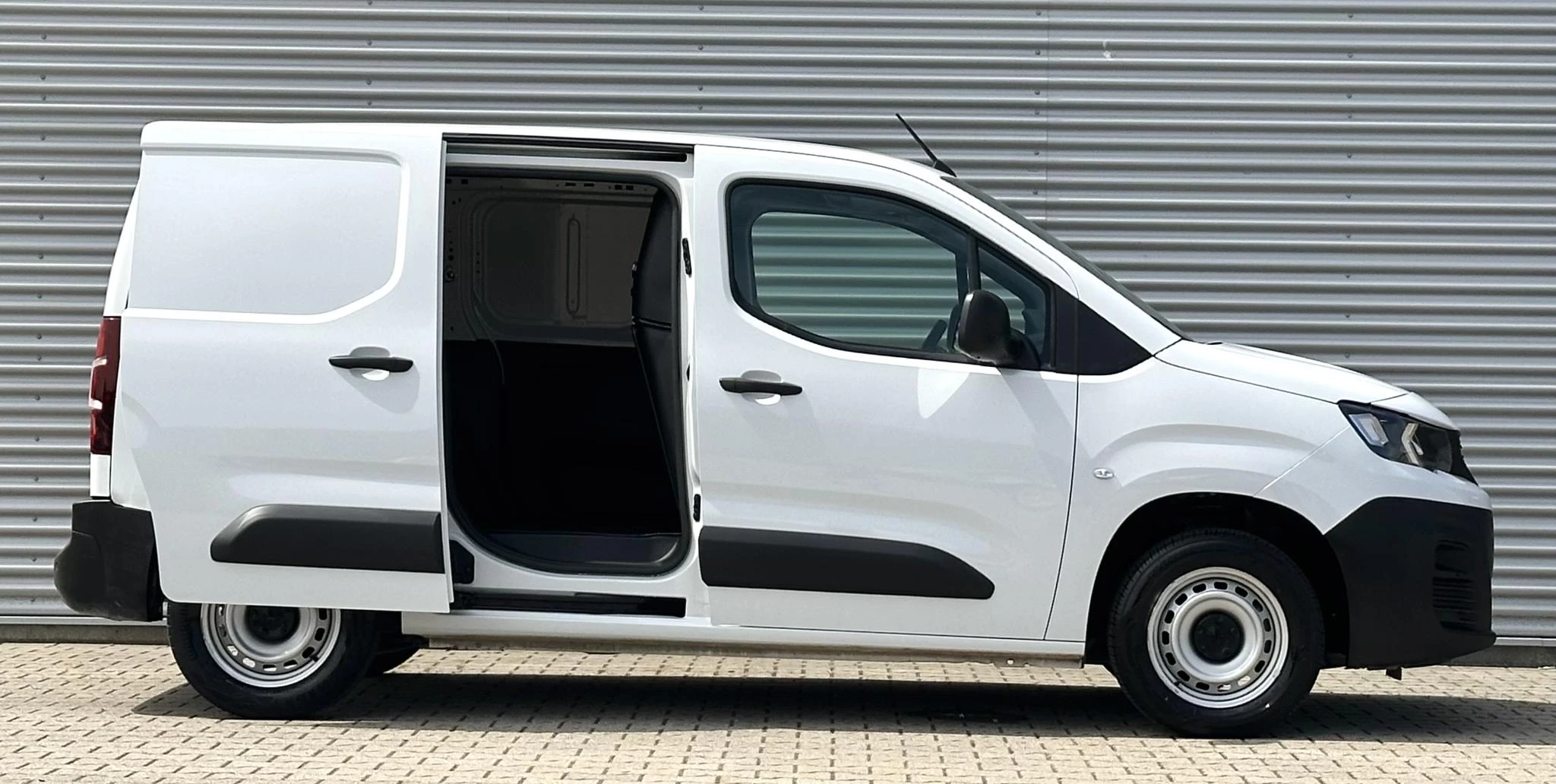 Peugeot Partner 2023 - 1.5 100 pkL1 Airco|Navi|Cruise Berlingo/Combo image 3