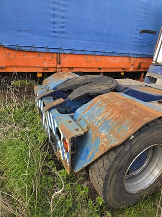 Terberg RT283 | TERMINAL TRACTOR 4X4| TURNING CHAIR. | AUTOMATIC GEAR | NOT RUNNING. 2011 - N/A obrazek 4