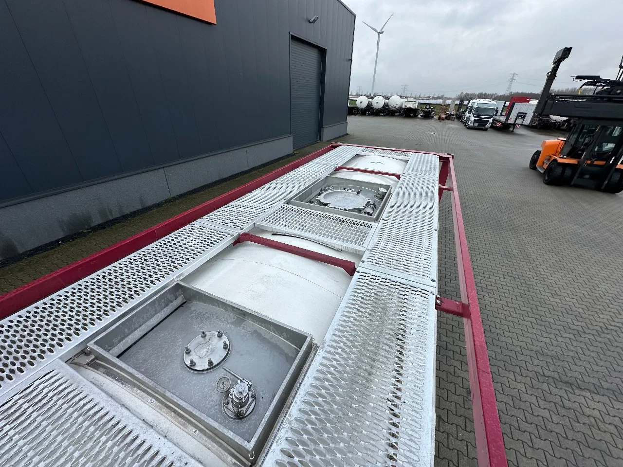 CIMC tankcontainers 2017 - 20FT ISO / 25.040L / L4BN / T12 / steam heating / bottom discharge / 2.5Y-TEST/CSC: 03/2027 afbeelding 16