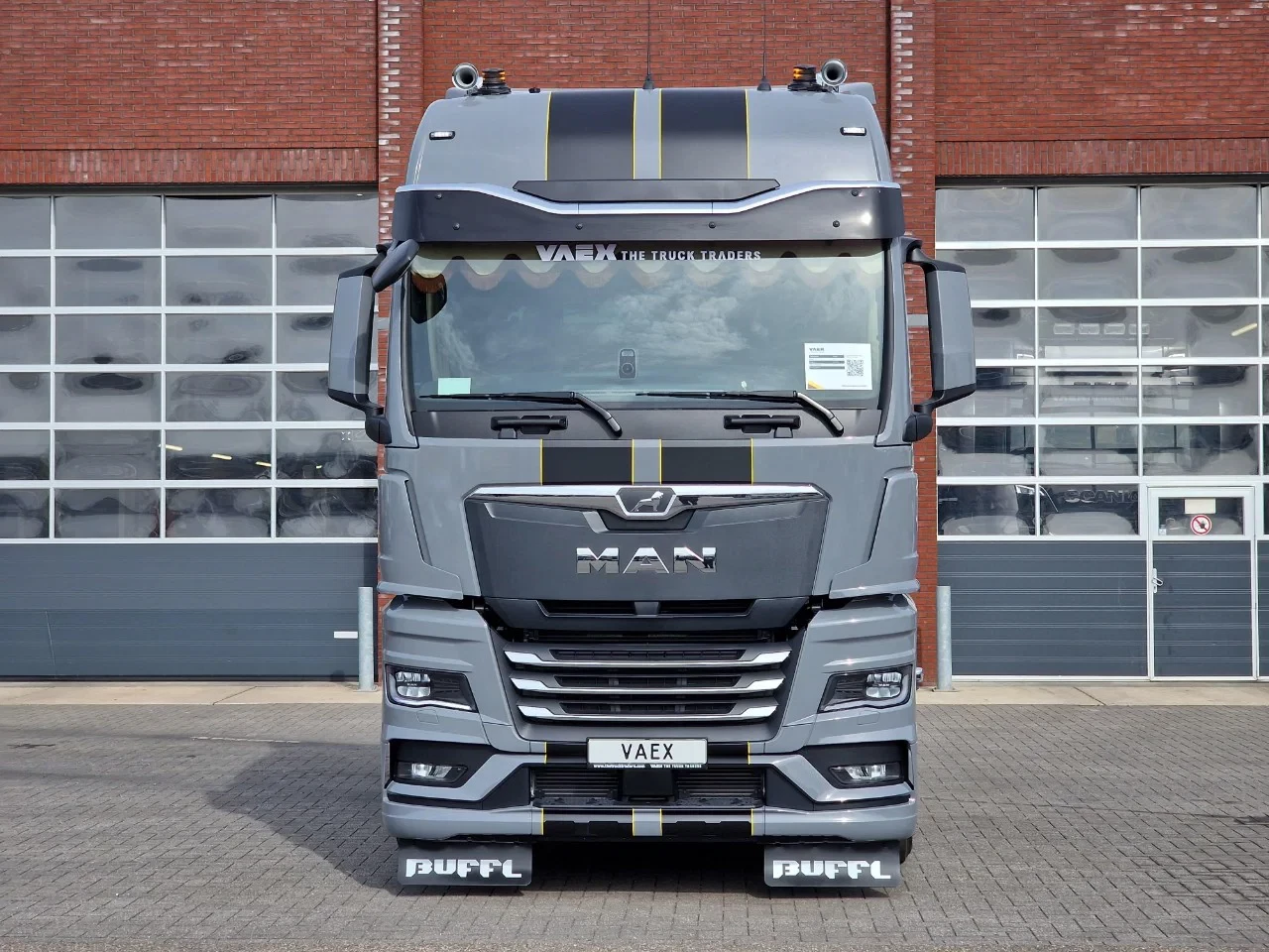 MAN TGX 2026 - 18.520 GX - New - D30 - Retarder - Night clima - Alcoa - Show truck - obrázek 51