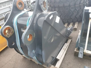 Hyundai N/A - Excavator digging bucket 250 obrazek 2