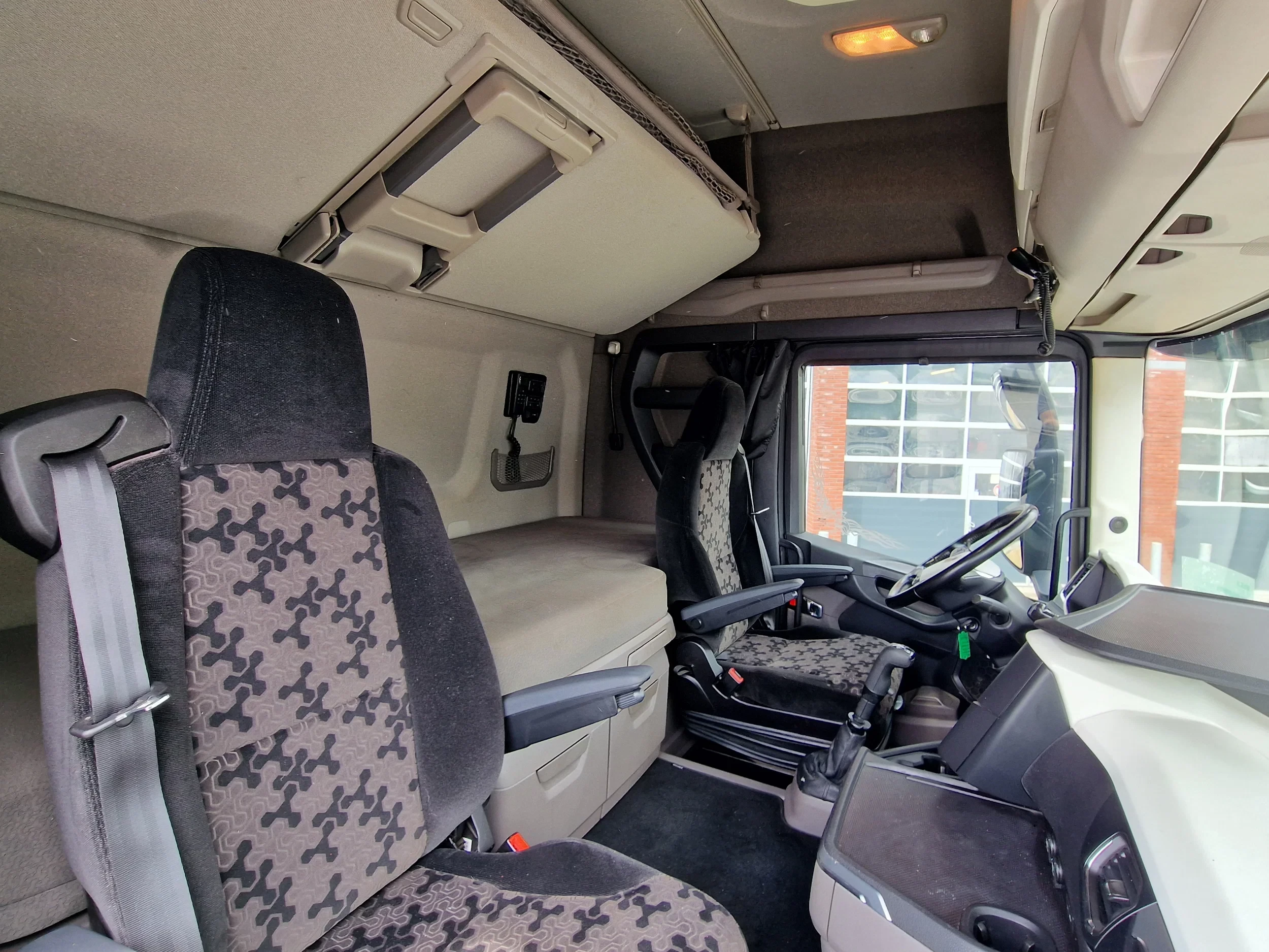Scania R 2020 - R650 V8 NGS Highline 6x4 - Manual gearbox with retarder - Full air - 2x tank afbeelding 49