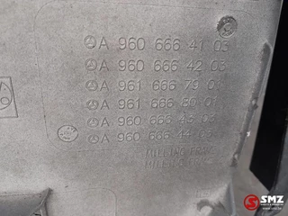 Mercedes-Benz N/A - Occ opstapbak links Mercedes imagem 3