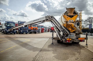 MAN TGS 2014 - 32.400BB+LIEBHERR 8M³+BAND/TAPIS 16m obrazek 3