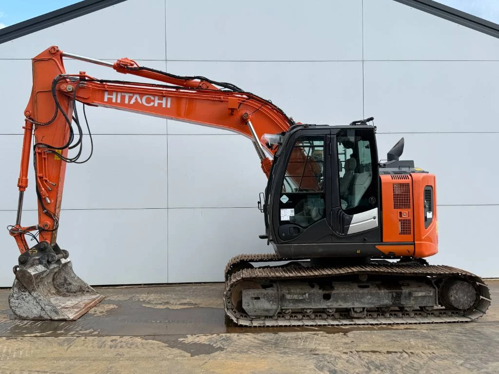 Hitachi 2017 - ZX135US-6 - Quick Coupler / Automatic Greasing obrázek 1