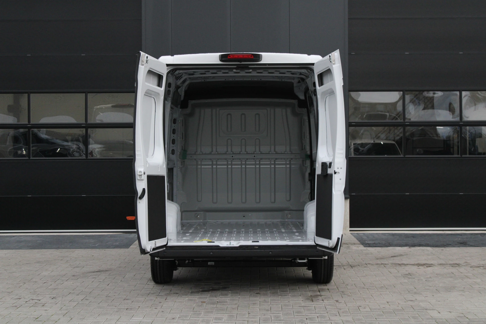 Opel Movano 2024 - 33 2.2 CDTI 140pk L2H2 - Airco - Camera - Cruise - Blind Spot - 270 deuren - Rijklaar zdjęcie 10