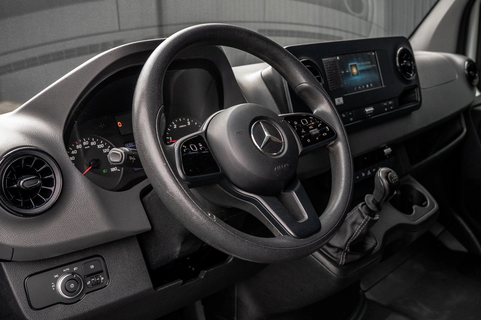 Mercedes-Benz Sprinter 2019 - 311 CDI RWD L2H2 | | Volledig Ingericht | Mbux | Camera | Climatronic afbeelding 12