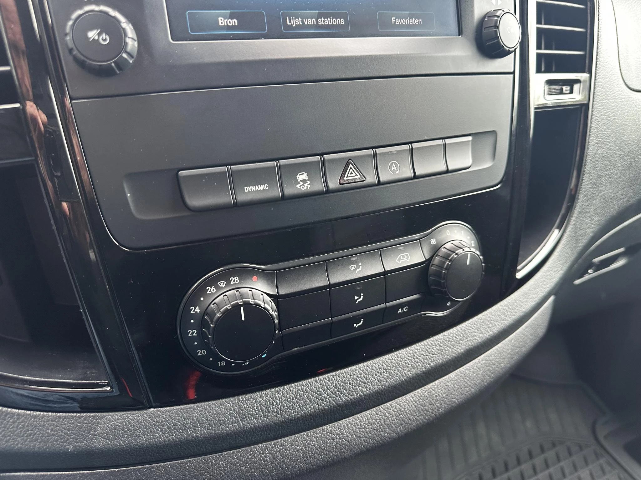 Mercedes-Benz Vito 2023 - 119 CDI L2 Automaat LED Achterdeuren Carplay afbeelding 18