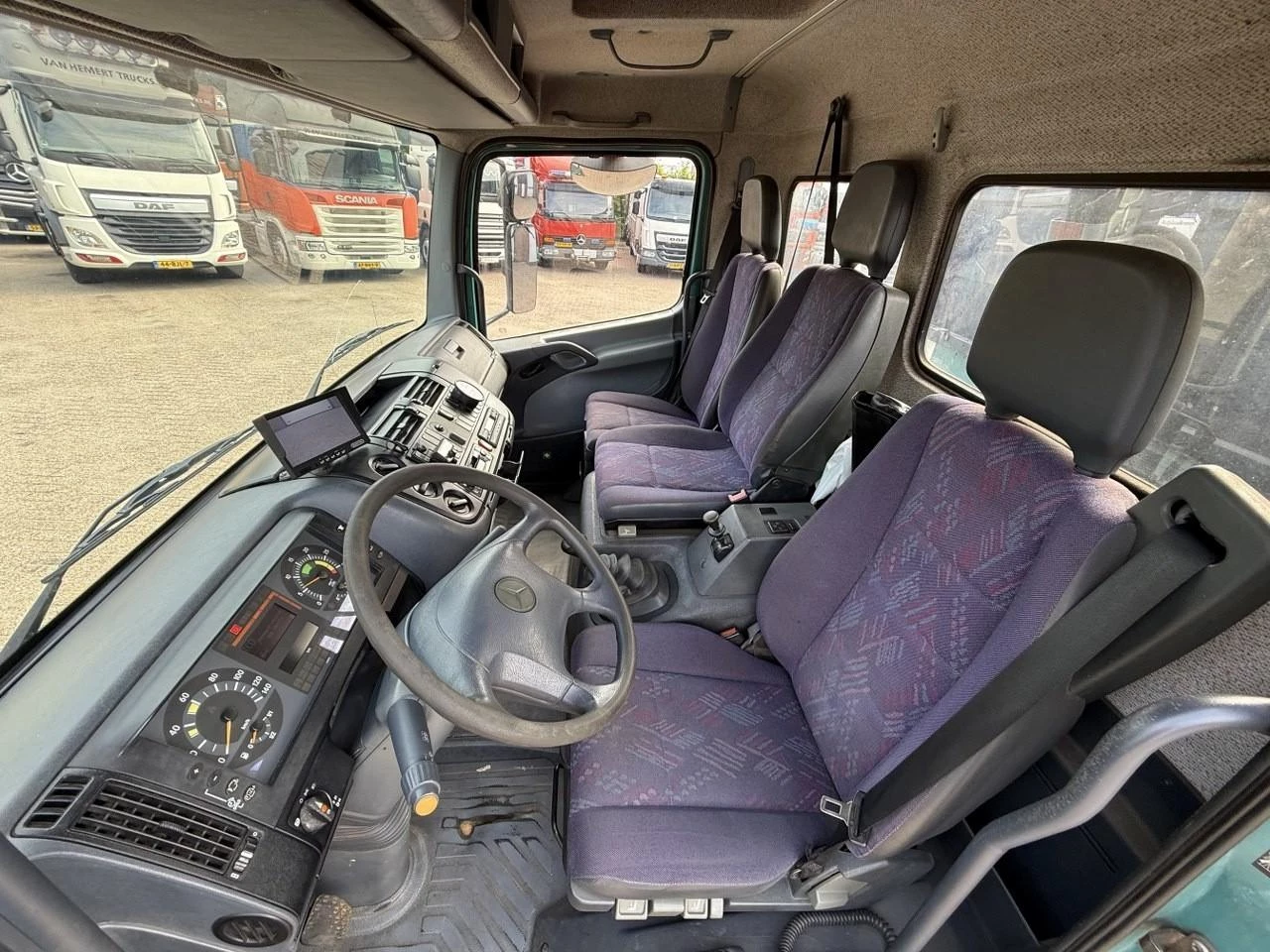 Mercedes-Benz Atego 2004 image 11