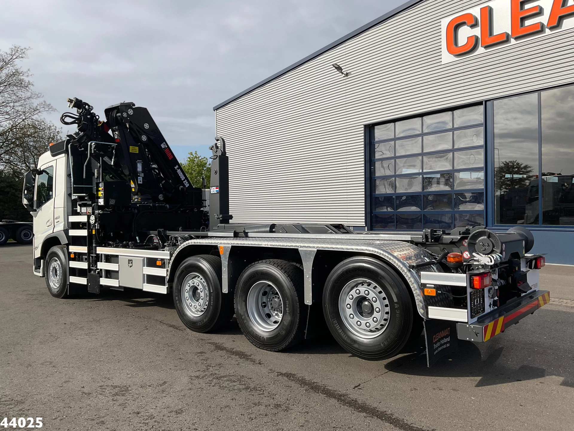 Volvo Volvo FM 460 8x2 Hiab 25 Tonmeter laadkraan 2024 Bild 4