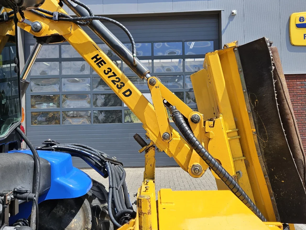 New Holland 2003 - Boomer 3050 met Bos Maaiarm afbeelding 26