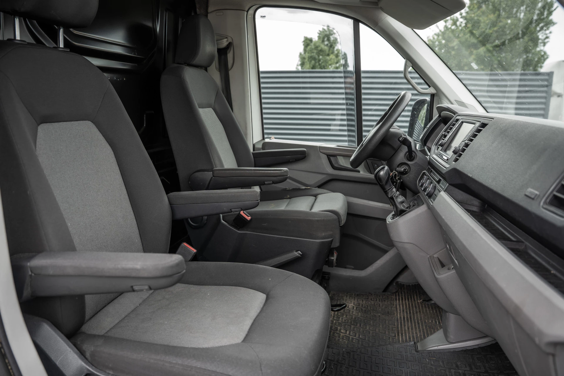 Volkswagen Crafter 2018 - 2.0 TDI FWD L5H3 | 177 PK | Motor Defect | Camera | Cruise | PDC | Airco immagine 12