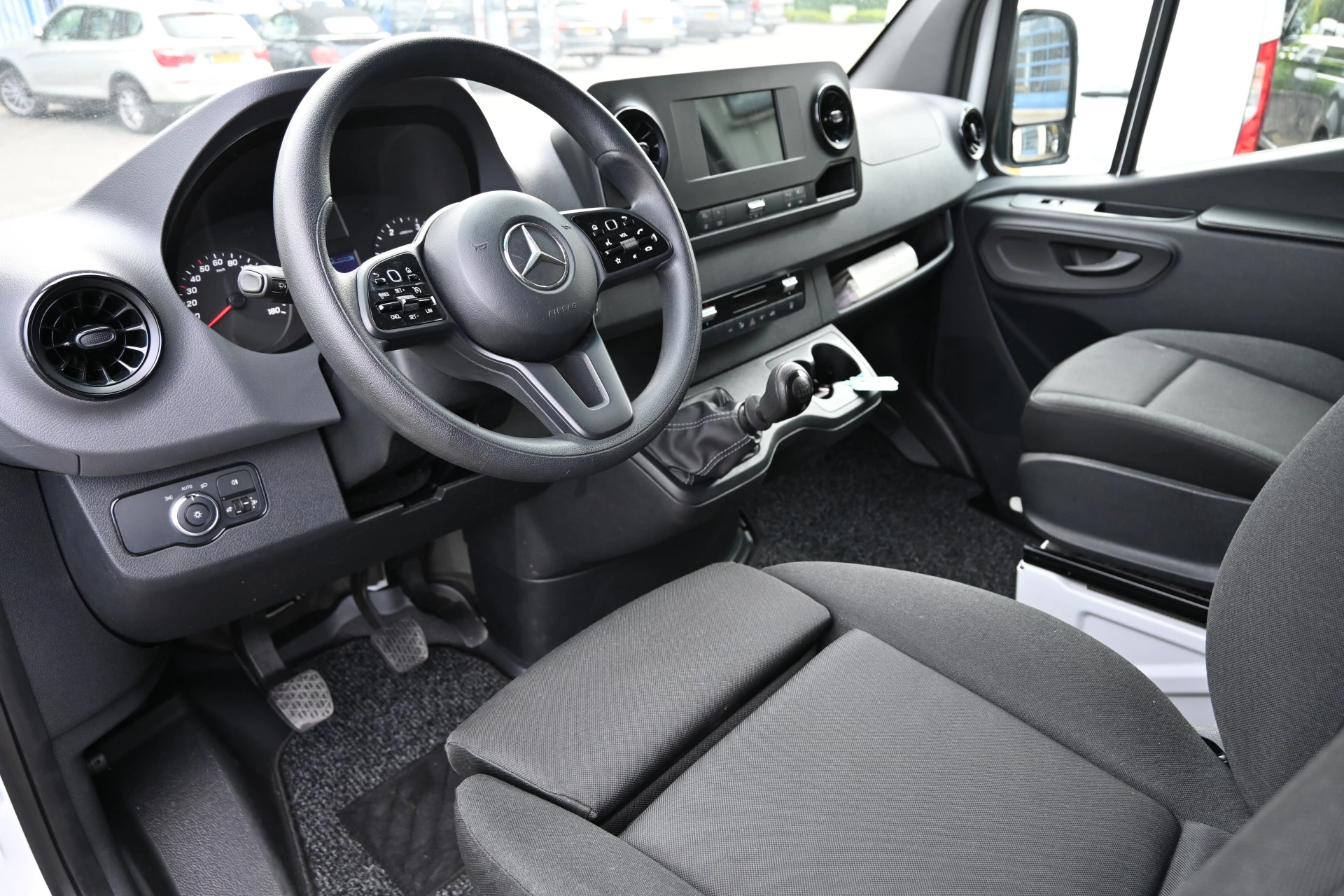 Mercedes-Benz Sprinter 2021 - 315 CDI L2H1 RWD obrázek 4