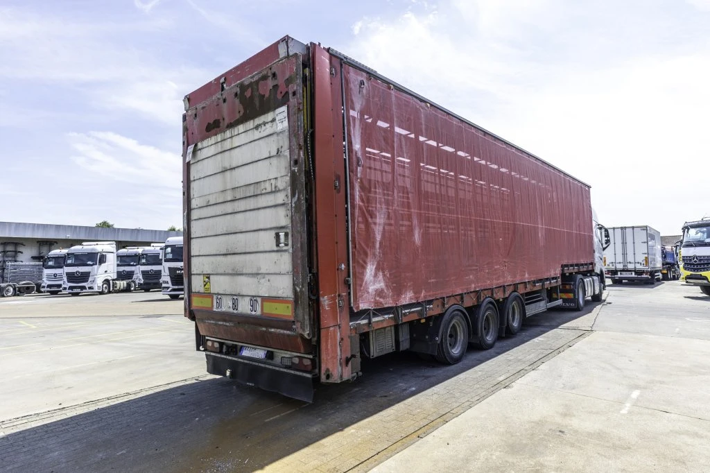 Lecitrailer 2012 - CUELLO CISNE 3E-RD+DOUBLE ETAGE+DHOLLANDIA 2TON afbeelding 4
