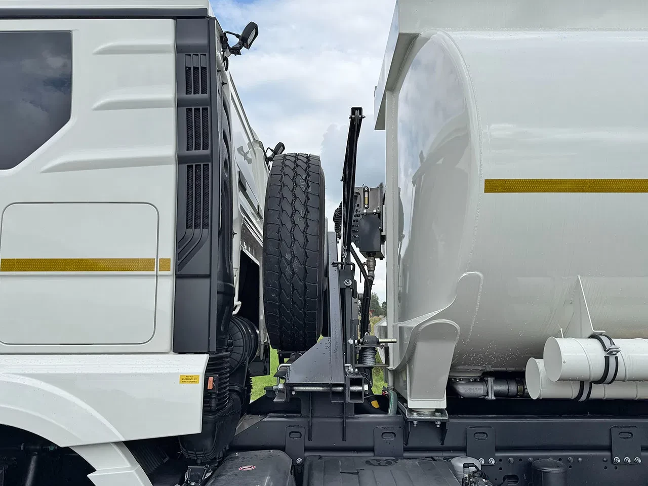 MAN TGS 2023 - 33.400 BB CH Fuel Tank Truck (2 units) imagen 15