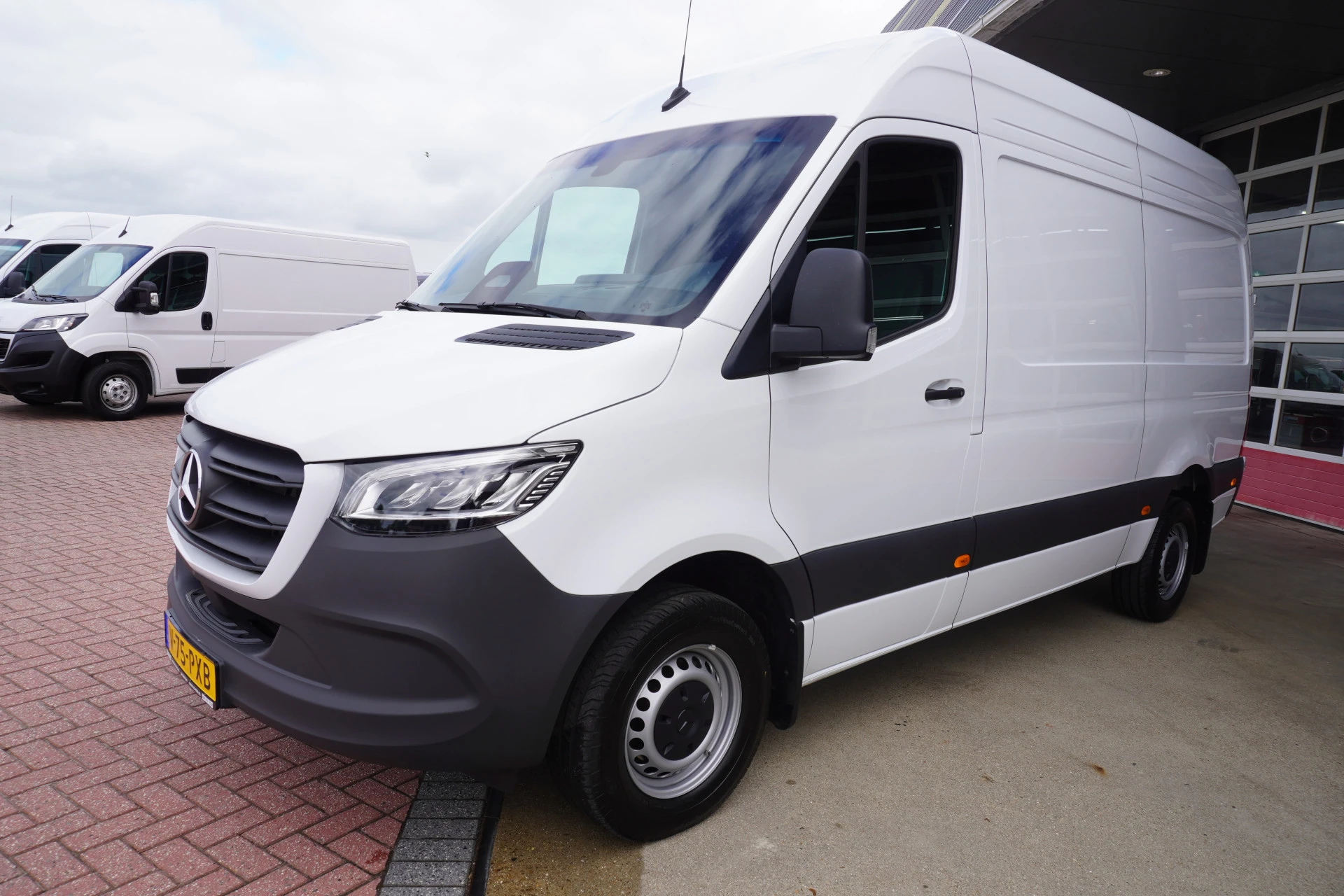Mercedes-Benz Sprinter 2024 - 319 CDI 191PK L2H2 RWD Pro Automaat obrázek 9