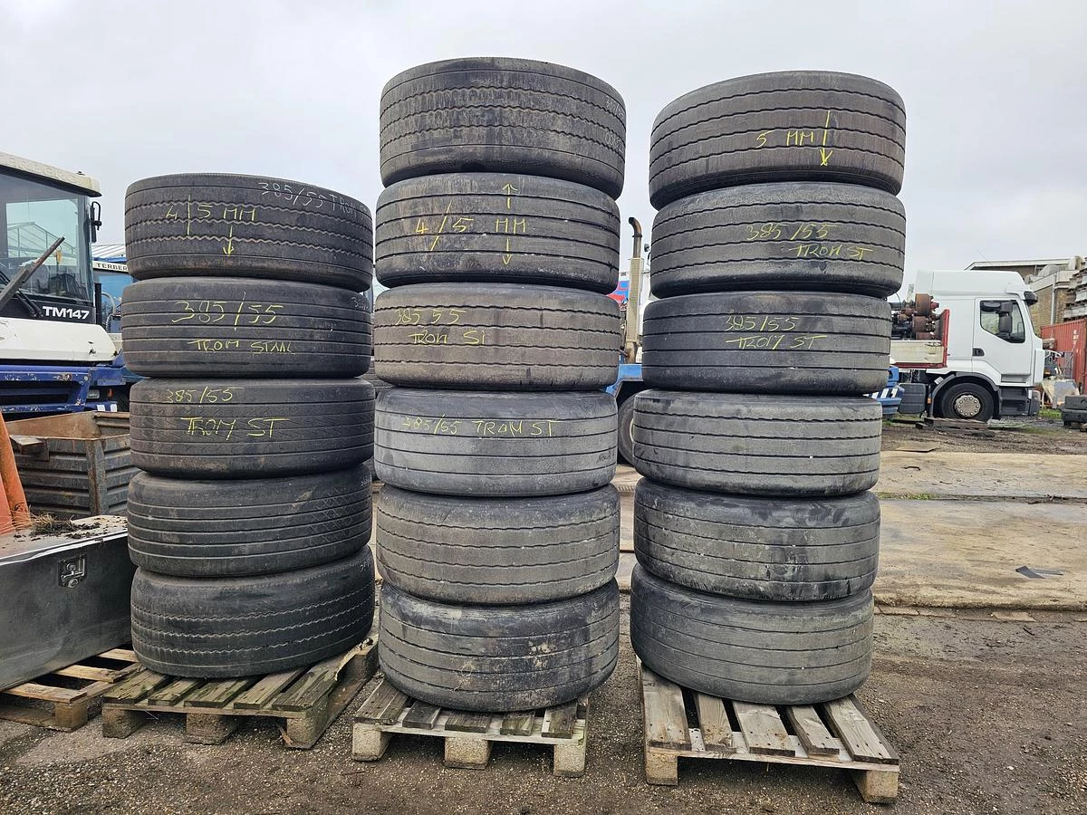 Several 385/65 R 22.5 ON RIM 2010 afbeelding 2