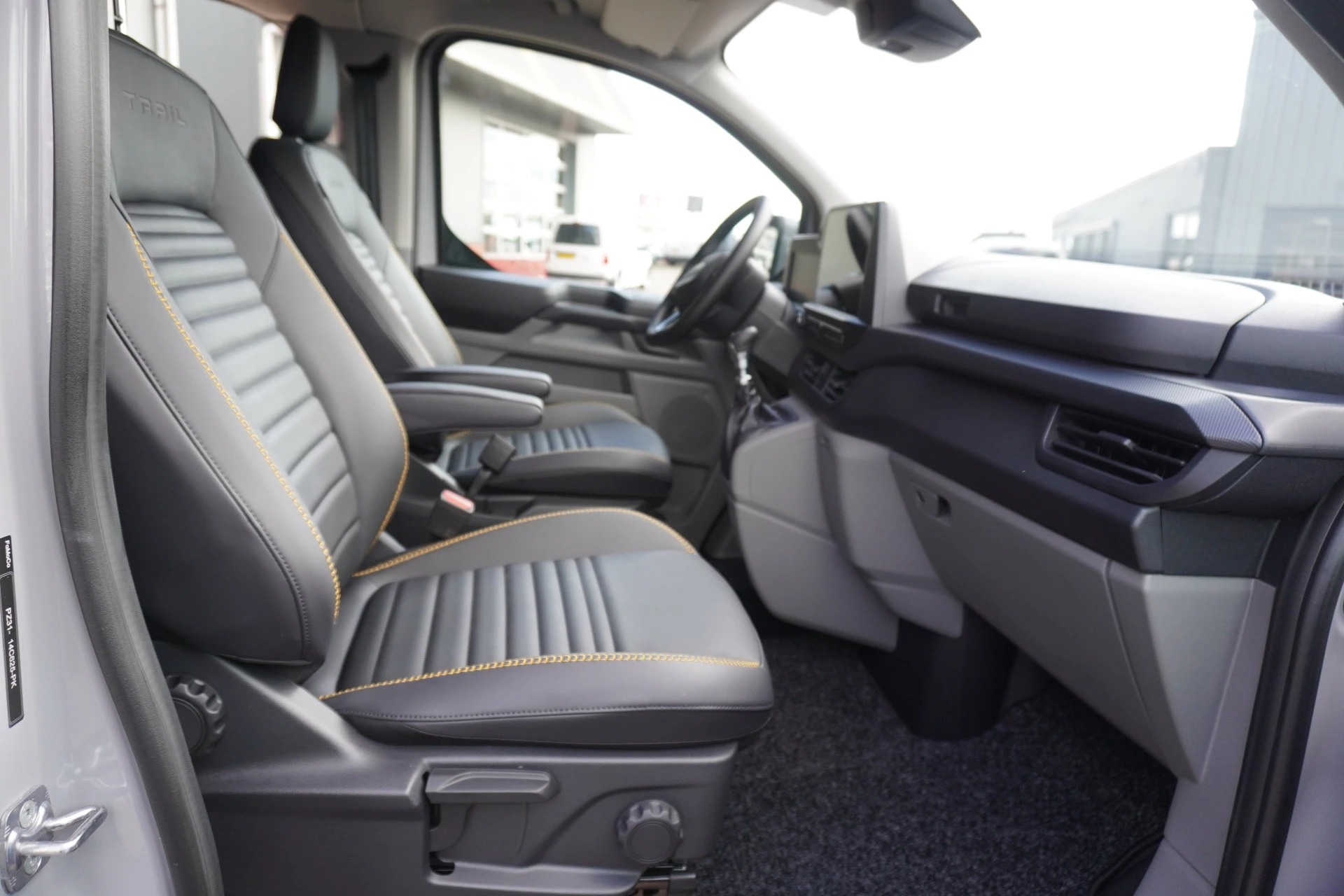 Ford Transit Custom 2024 - 320L 2.0 TDCI 136PK L2H1 Trail DubbelCabine Schuifdeur L/R obrázek 20