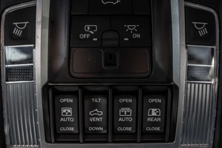 Dodge Ram 1500 2024 - 1500 LIMITED 5.7L V8 | 1e Eigenaar | Head up | Luchtvering | Rambox | Split Tailgate | Pano | Harman / Kardon изображение 33