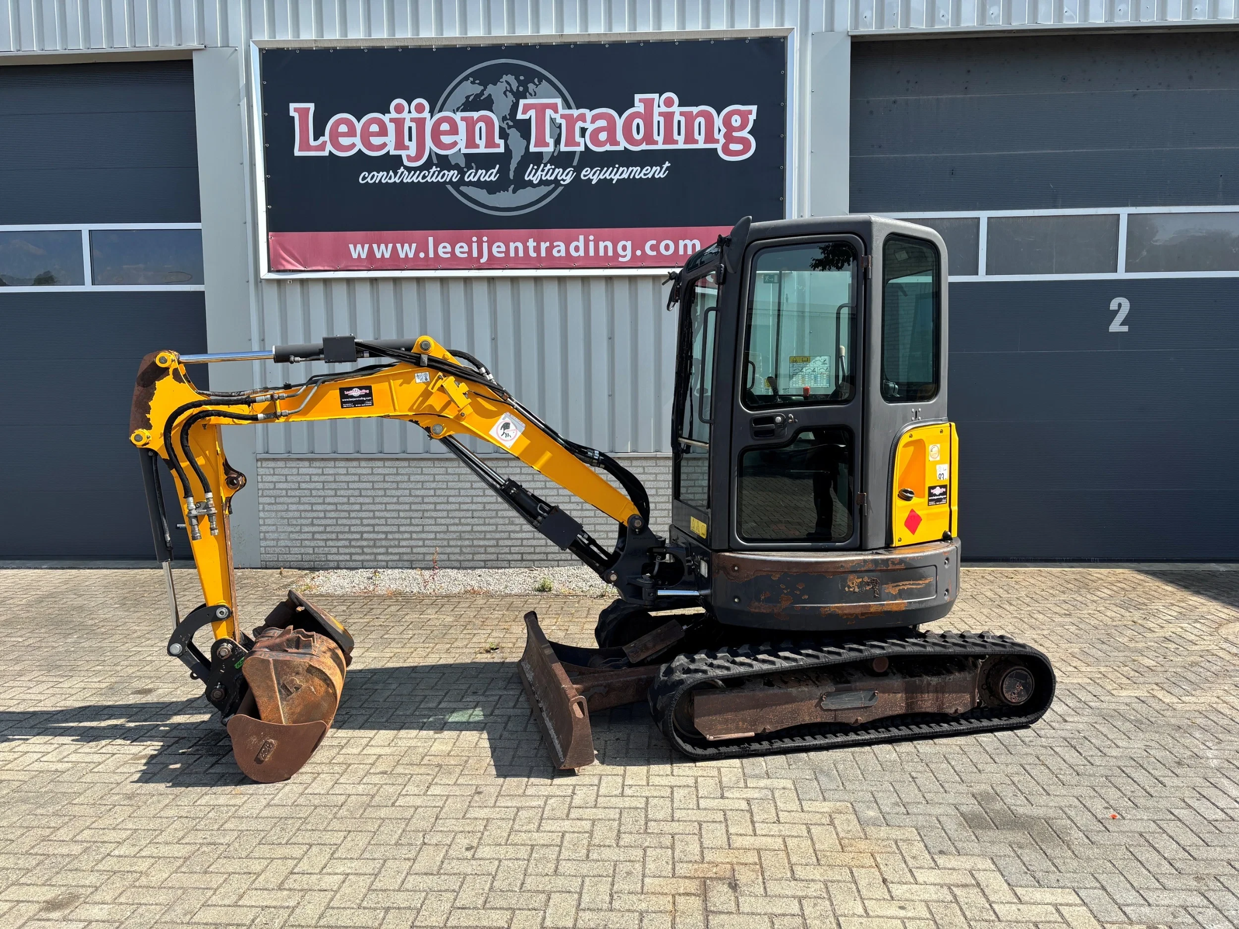 Bobcat 2017 - E26 EM mini excavator, 2017 year, 3x buckets!! image 1