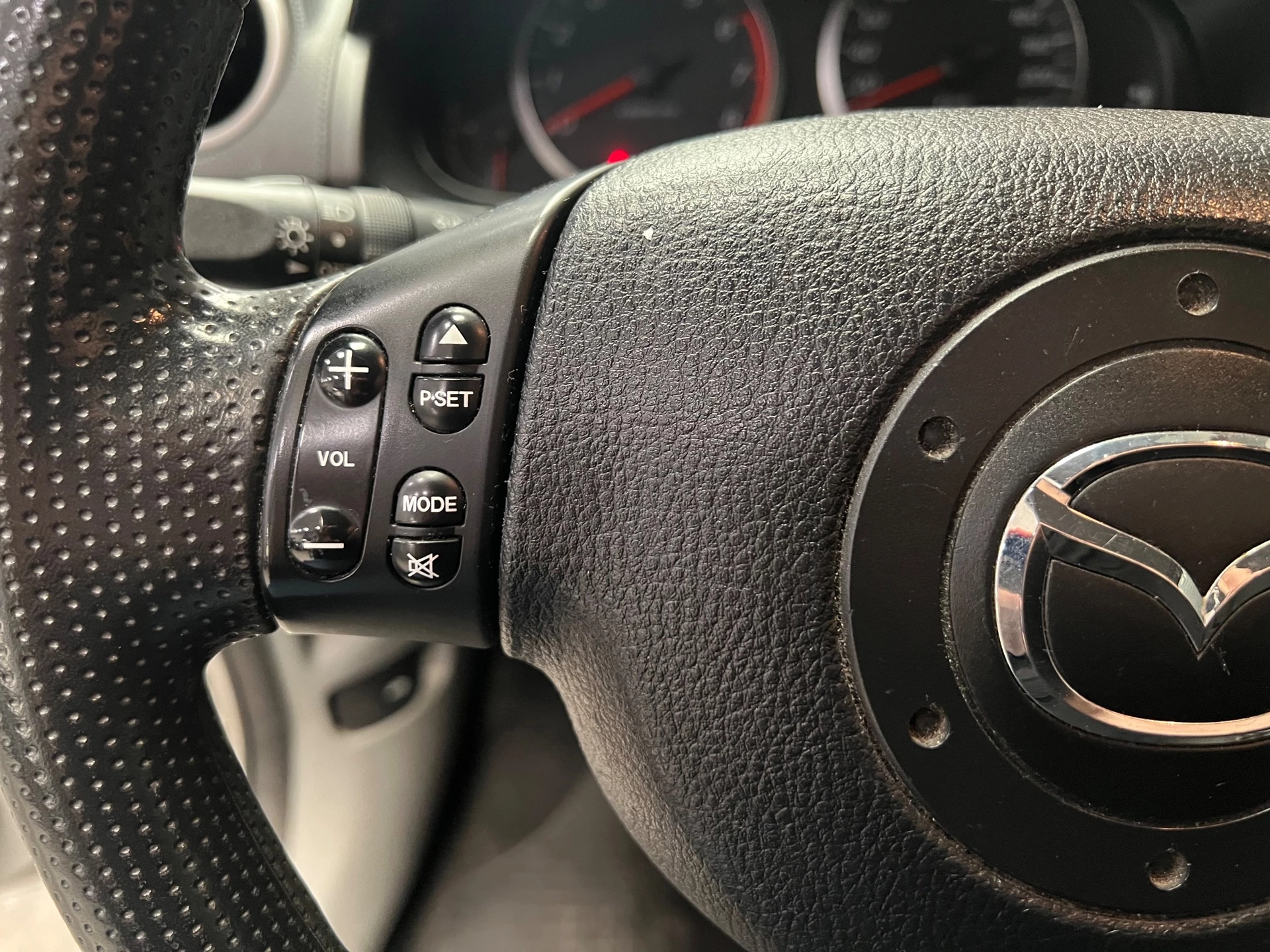 Mazda 2 2004 - 1.4 Exclusive - 2e eigenaar – Airco – 4 nieuwe banden – NAP – Rijklaar. afbeelding 13