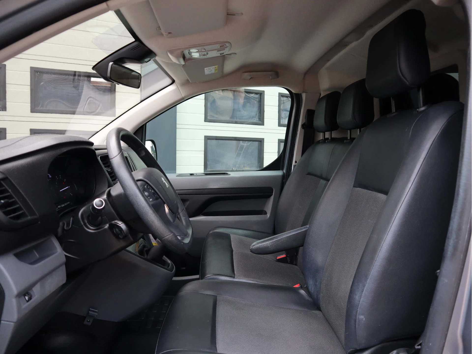 Peugeot Expert 2021 - 2.0 BlueHDI 120 pk L3 Lang - Trekhaak - Cruise Bild 10