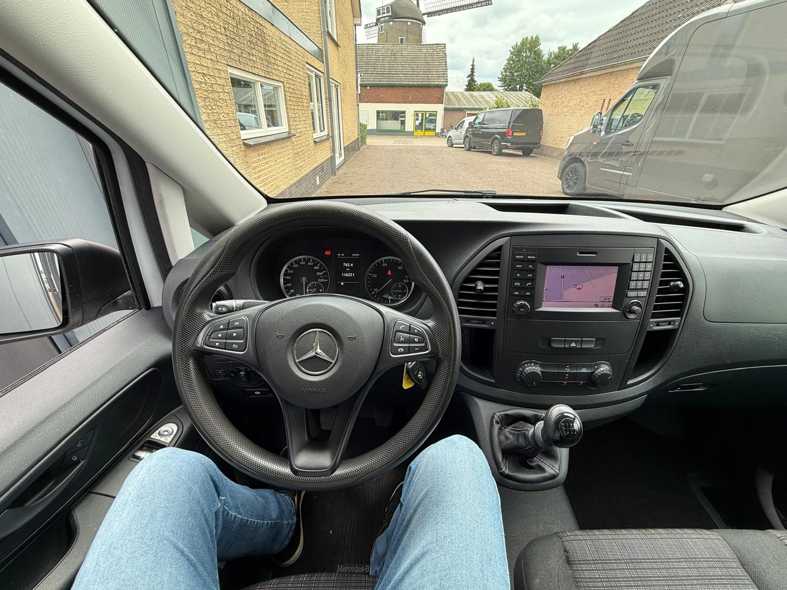 Mercedes-Benz Vito 2016 - 111 CDI Lang AC Trekhaak Cam Cruise Navi Lmv 1e Eigenaar Zeer nette staat! afbeelding 9
