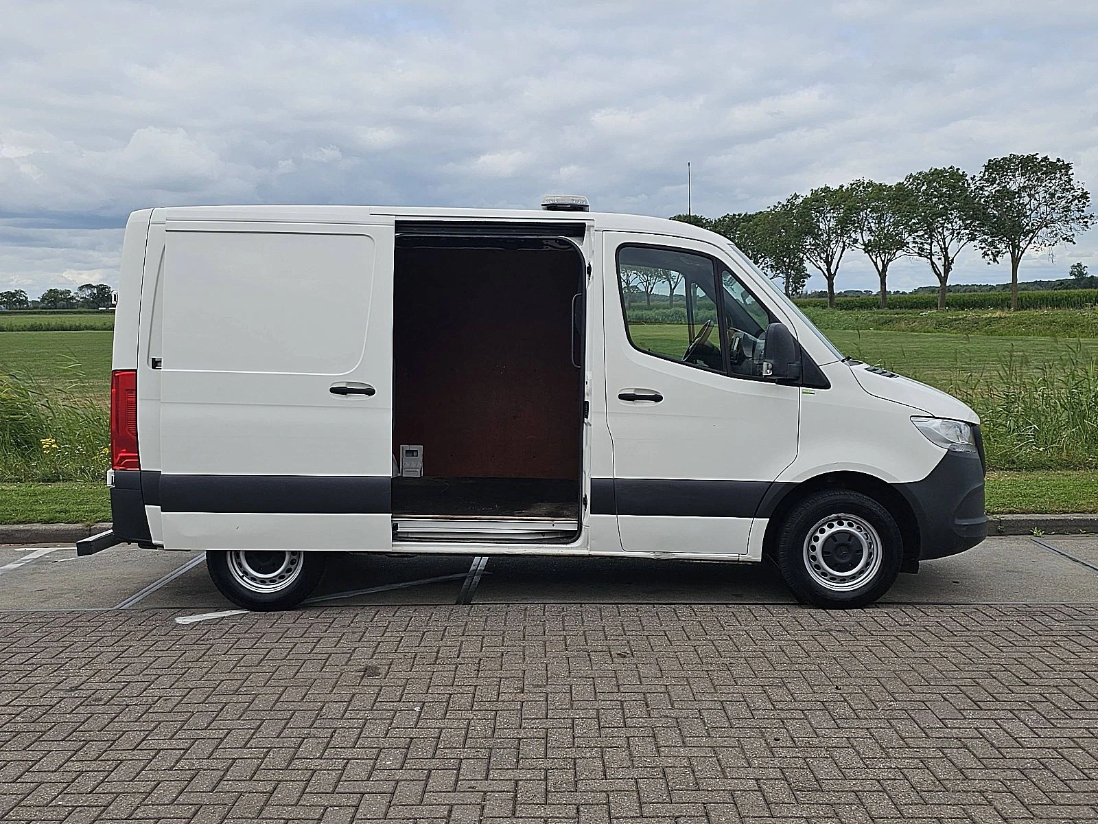Mercedes-Benz Sprinter 2022 - 211 Bild 14