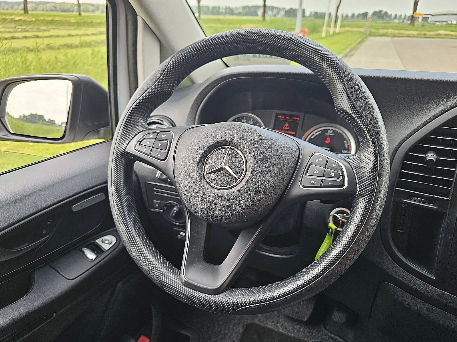 Mercedes-Benz eVito 2022 zdjęcie 10