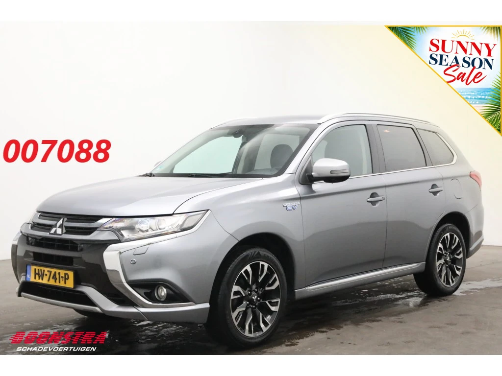 Mitsubishi Outlander 2015 - 2.0 PHEV Executive Edition 4X4 Navi Clima Cruise Camera SHZ PDC AHK image 1