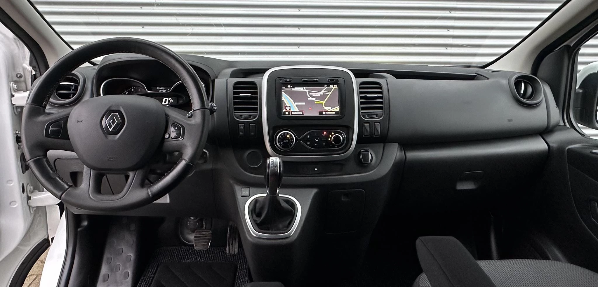 Renault Trafic 2021 - 2.0 dCi 145PK L2H1 DC Dubbele cabine automaat Bild 2