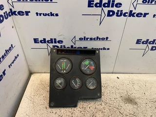 Volvo N/A - INSTRUMENT CLUSTER F10/F12/F16 zdjecie 1