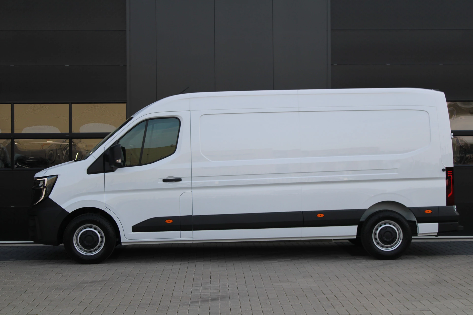 Renault Master 2026 - E-Tech T35 L3H2 Advance Long Range 87 kWh 143pk - Camera - Trekhaak - Cruise - LED - Carplay/Android - Rijklaar Bild 9