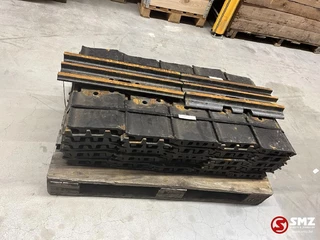 Caterpillar N/A - Track shoe  Caterpillar image 1