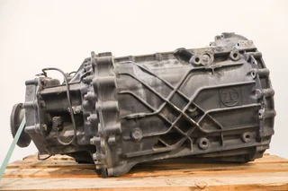 ZF 2017 - 12TX2210DD 81.32004-6401 à venda