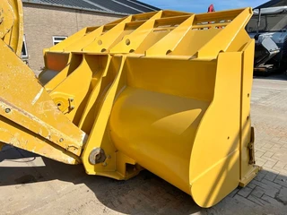 Cat 2023 - 988K Bucket - New / Unused afbeelding 3 miniatuur